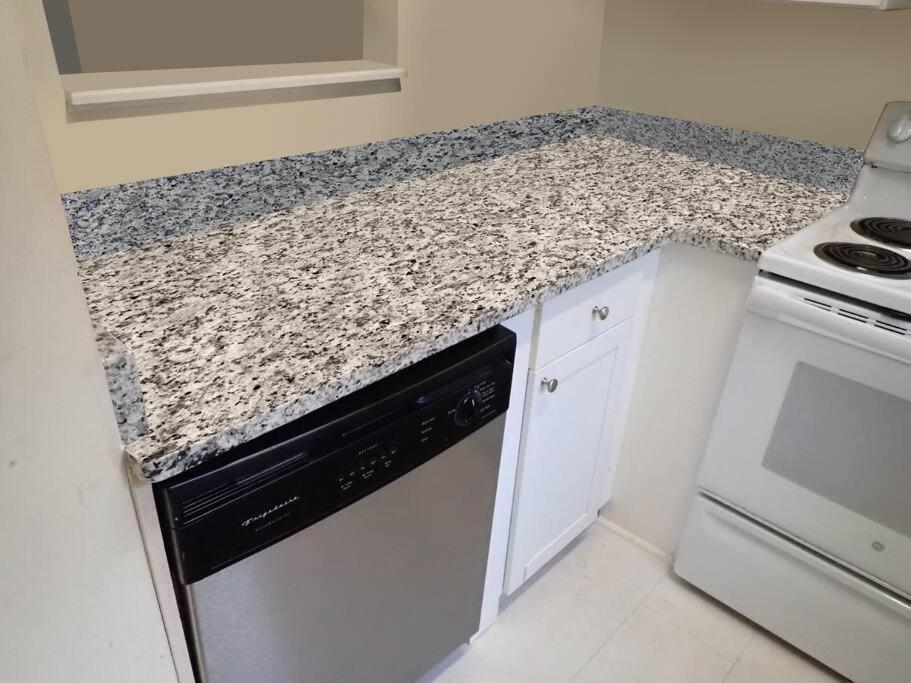 Bright And Cozy 1-Br Condo, Wifi Ουίλμινγκτον Εξωτερικό φωτογραφία