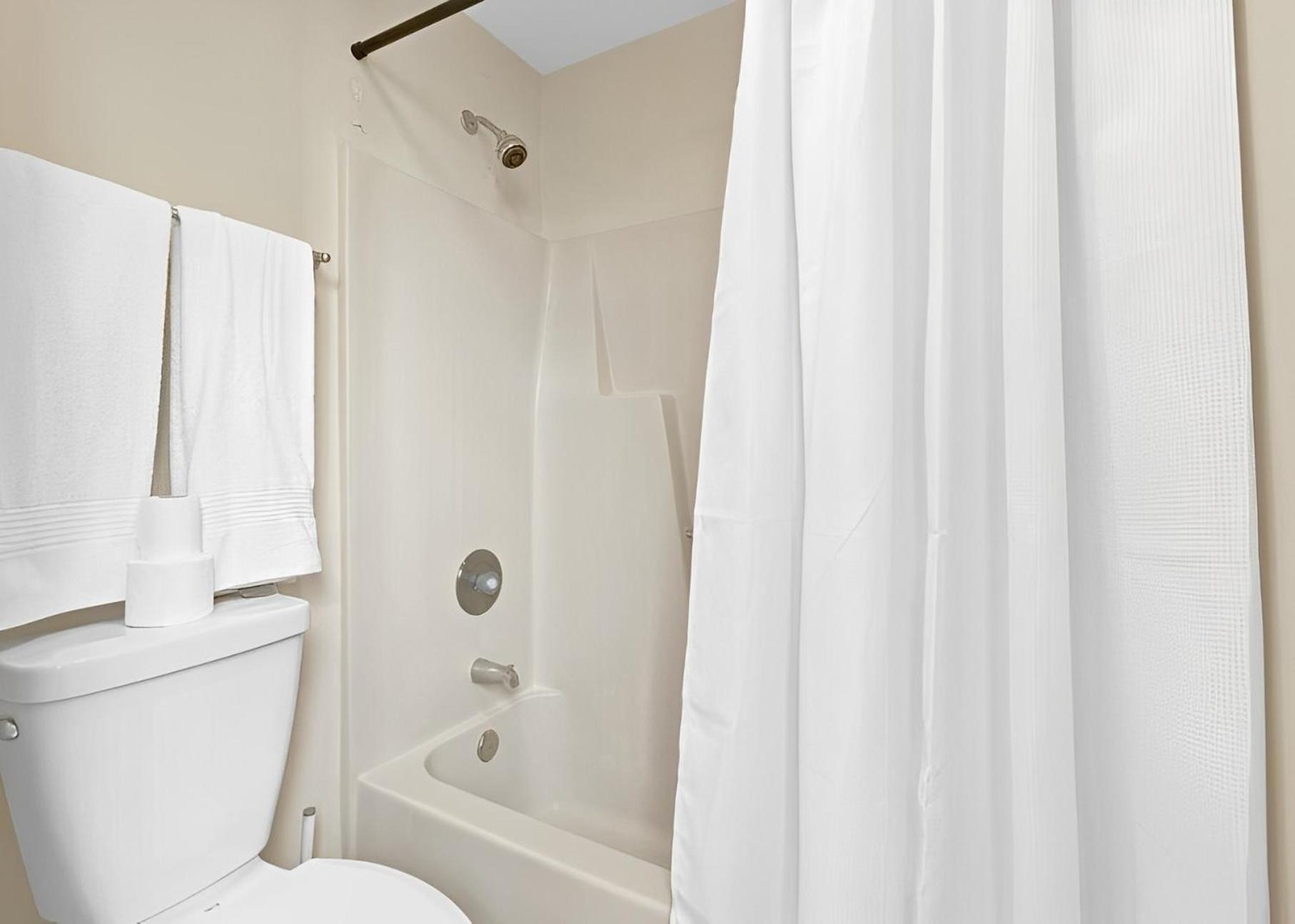 Bright And Cozy 1-Br Condo, Wifi Ουίλμινγκτον Εξωτερικό φωτογραφία